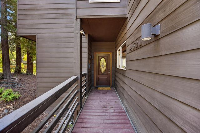 4520 S Land Park Dr, Sacramento, CA 95822