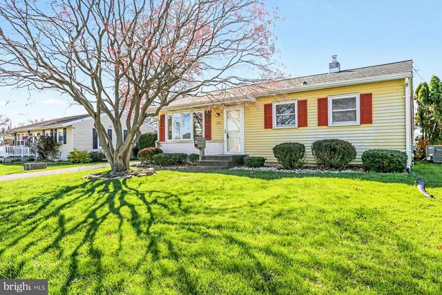 5 DONALD AVE, Middletown, PA 17057
