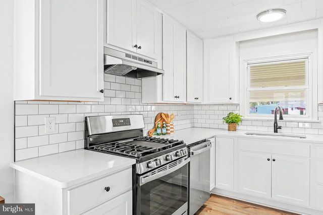5 DONALD AVE, Middletown, PA 17057