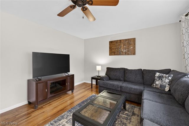 30121 Vineyard Road, Willowick, OH 44095
