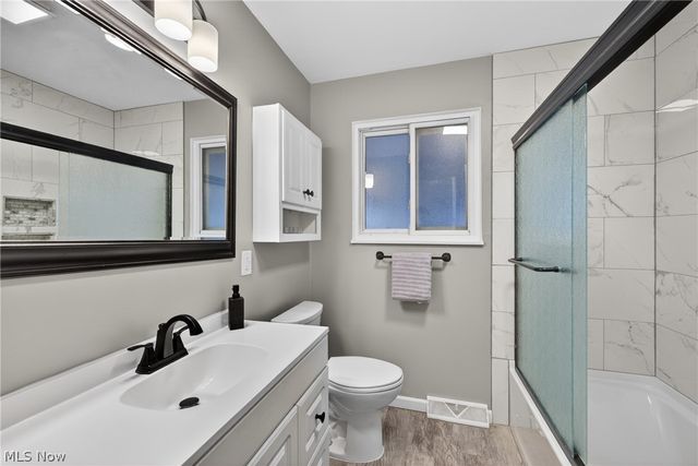 30121 Vineyard Road, Willowick, OH 44095