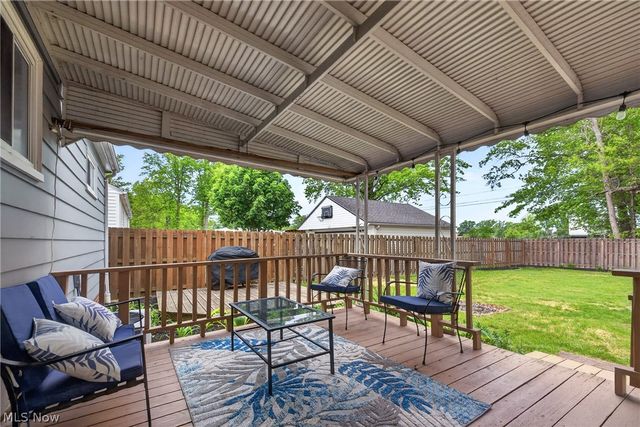 30121 Vineyard Road, Willowick, OH 44095