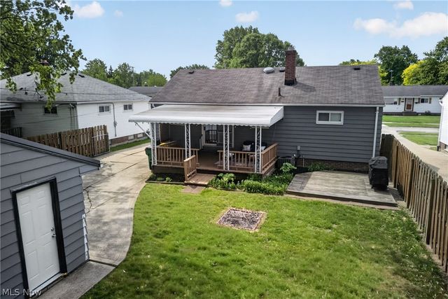 30121 Vineyard Road, Willowick, OH 44095