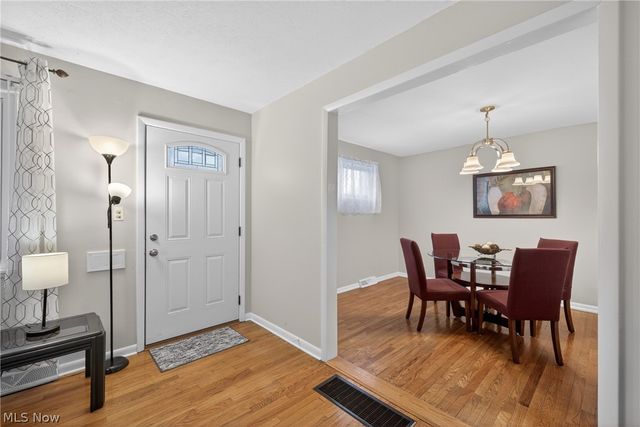30121 Vineyard Road, Willowick, OH 44095