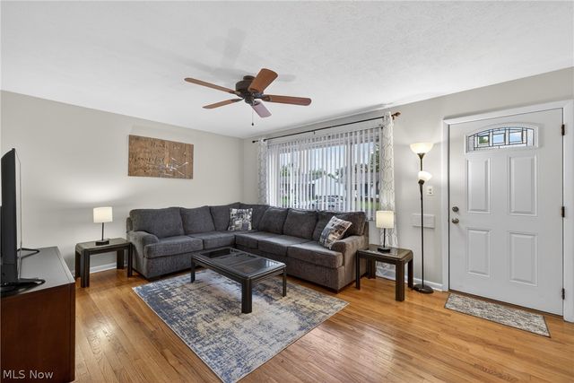 30121 Vineyard Road, Willowick, OH 44095