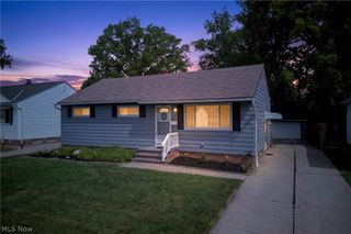 30121 Vineyard Road, Willowick, OH 44095