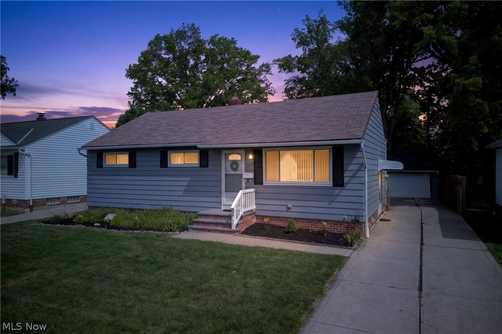 30121 Vineyard Road, Willowick, OH 44095