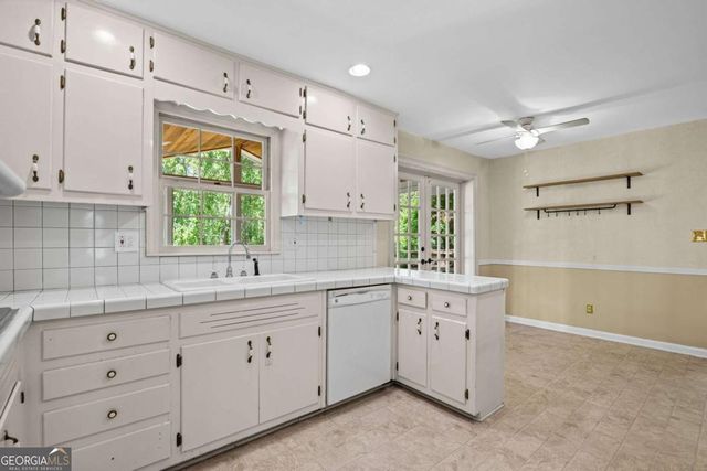 125 Jade Cove Drive, Roswell, GA 30075