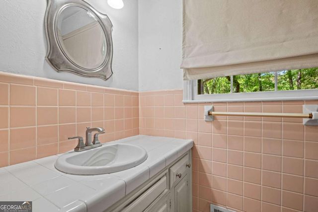 125 Jade Cove Drive, Roswell, GA 30075