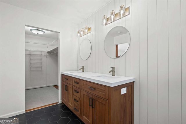 125 Jade Cove Drive, Roswell, GA 30075