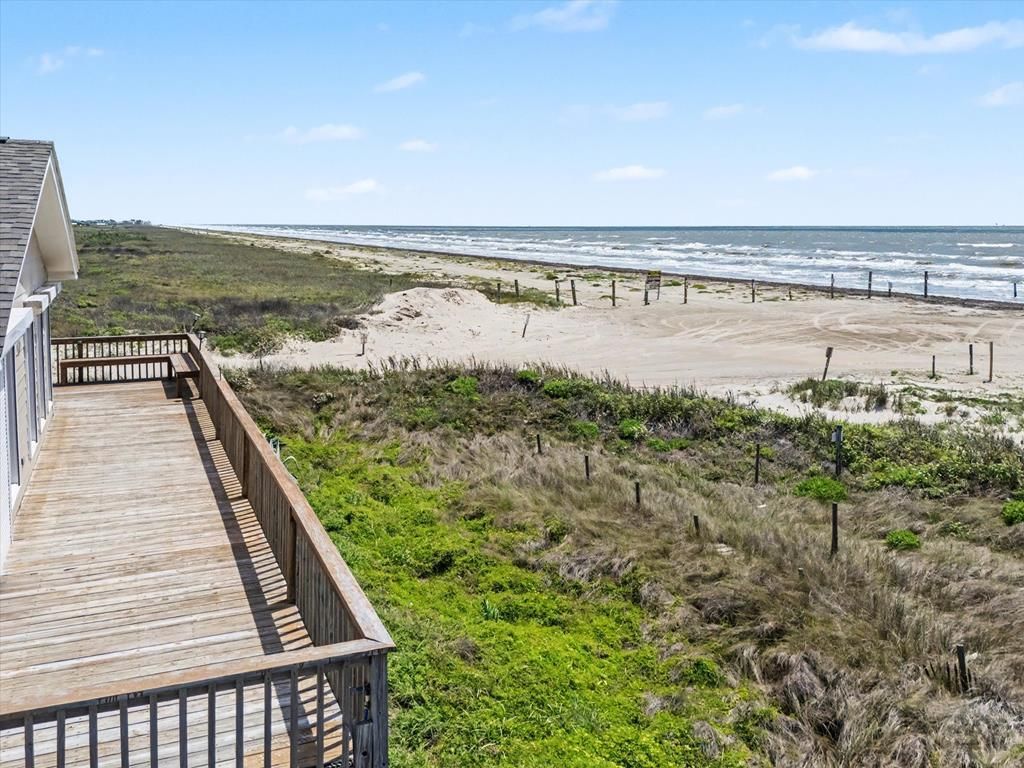 16505 Jamaica Beach Road, Jamaica Beach, TX 77554