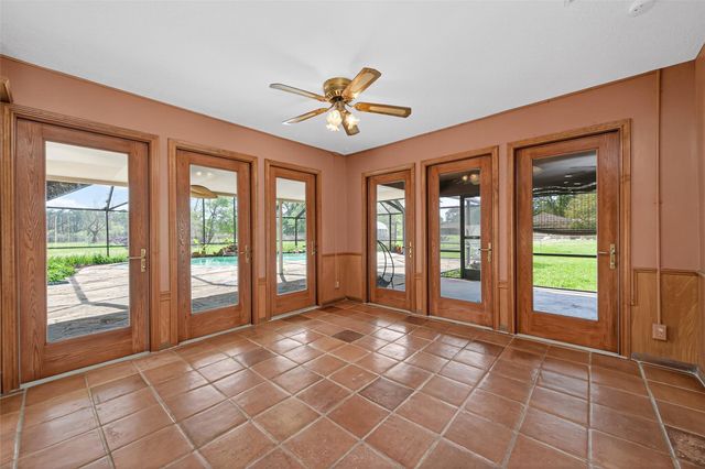 3022 Grace Lane, Highlands, TX 77562