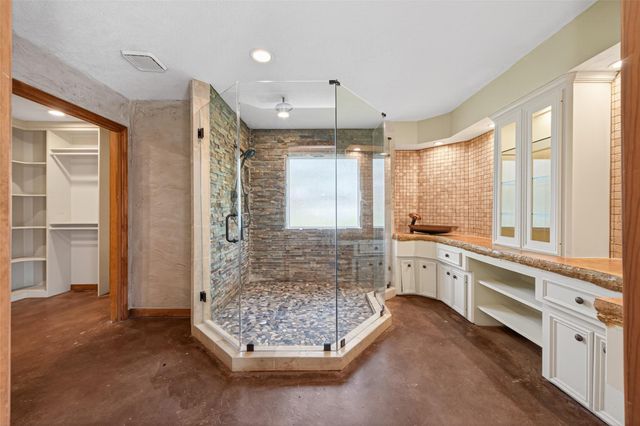 3022 Grace Lane, Highlands, TX 77562