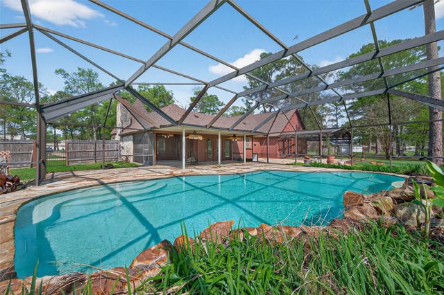 3022 Grace Lane, Highlands, TX 77562