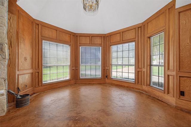 3022 Grace Lane, Highlands, TX 77562