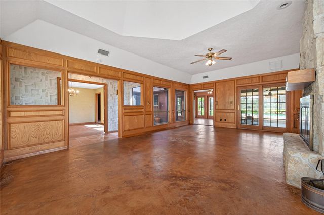 3022 Grace Lane, Highlands, TX 77562