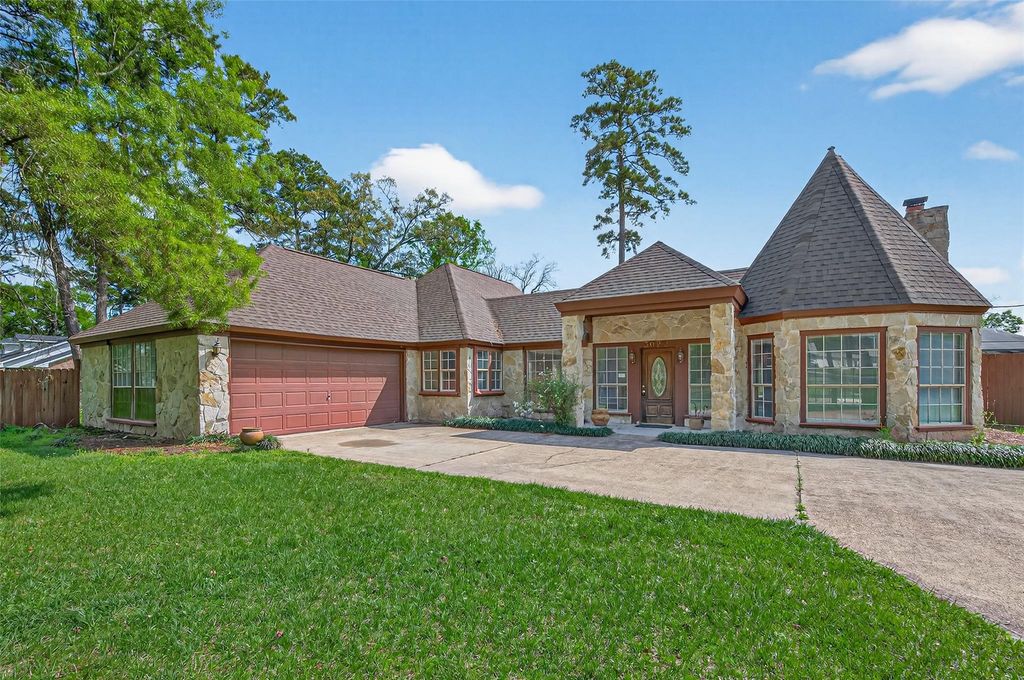 3022 Grace Lane, Highlands, TX 77562