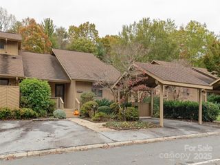 606 Red Oak Drive, Hendersonville, NC 28791