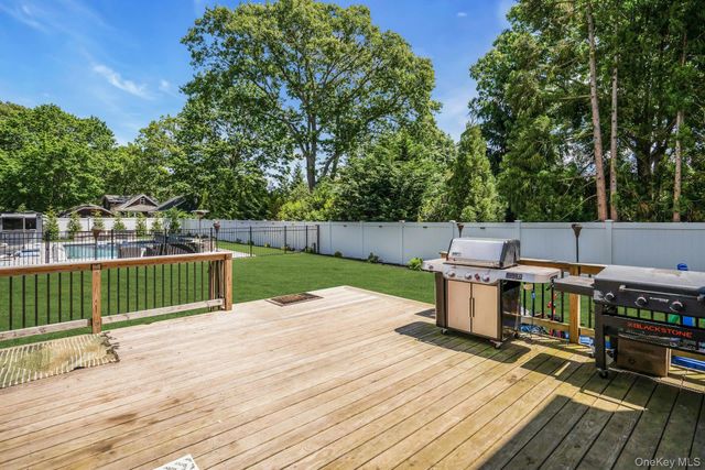 3 Moor Lane, Patchogue, NY 11772