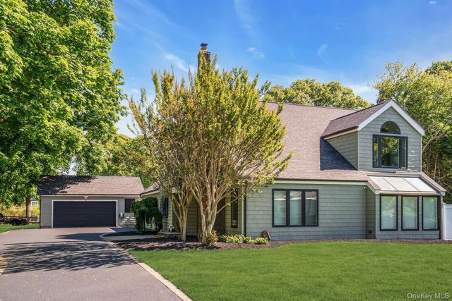 3 Moor Lane, Patchogue, NY 11772