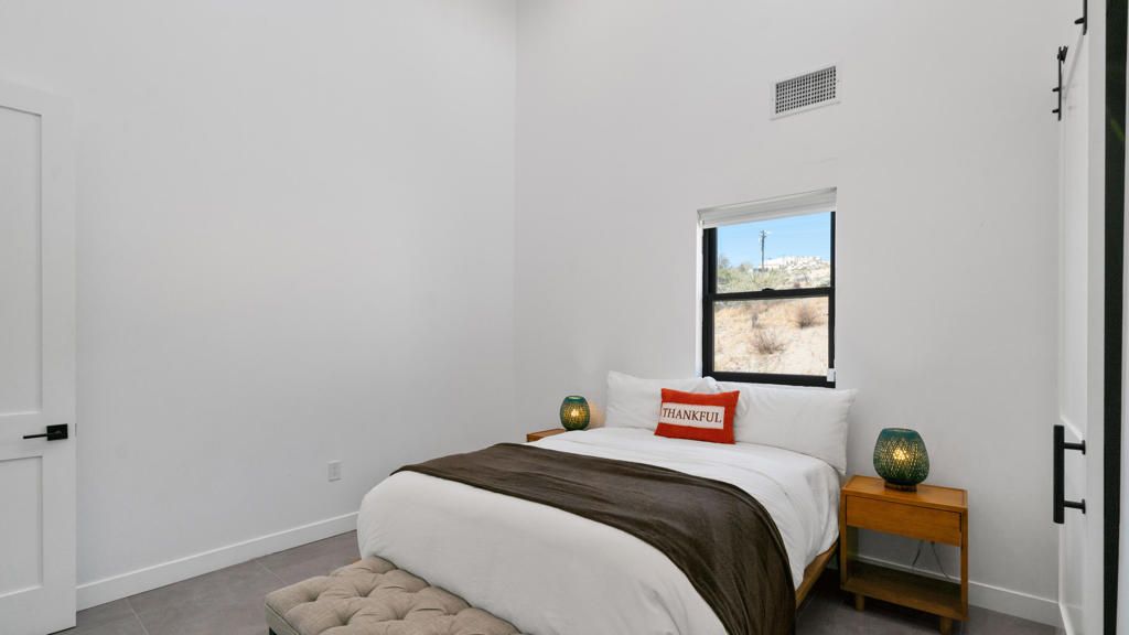 Image 17 of property listing at 7664 Shafter Avenue, Yucca Valley, CA 92284