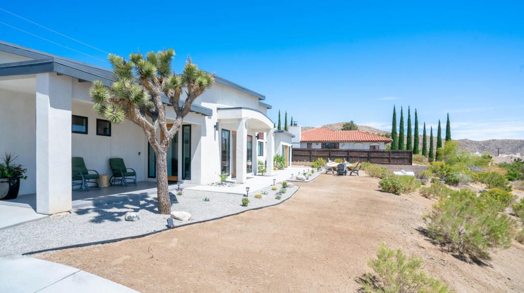 Image 5 of property listing at 7664 Shafter Avenue, Yucca Valley, CA 92284