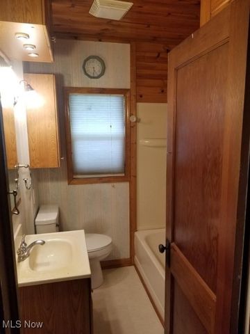 218 Canton Road, Ellet, OH 44312