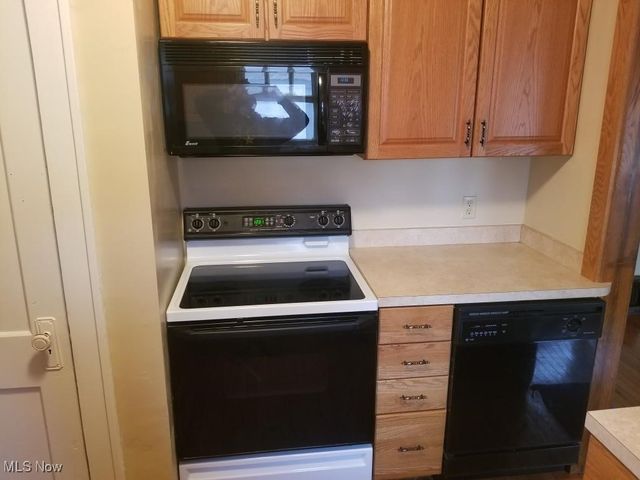 218 Canton Road, Ellet, OH 44312