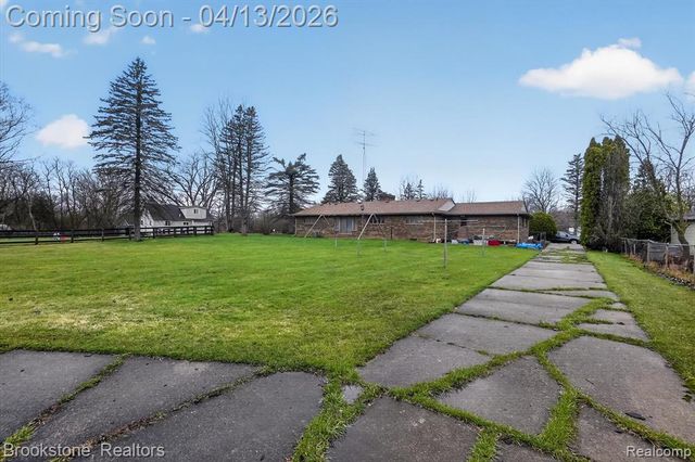 11080 Lapeer Road, Davison, MI 48423