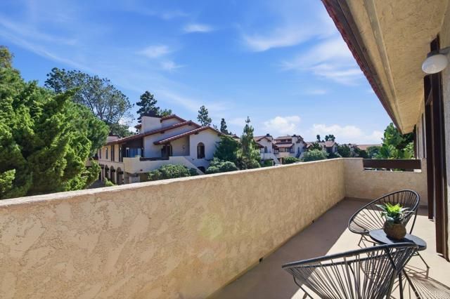 13765 Ruette Le Parc F, Del Mar, CA 92014