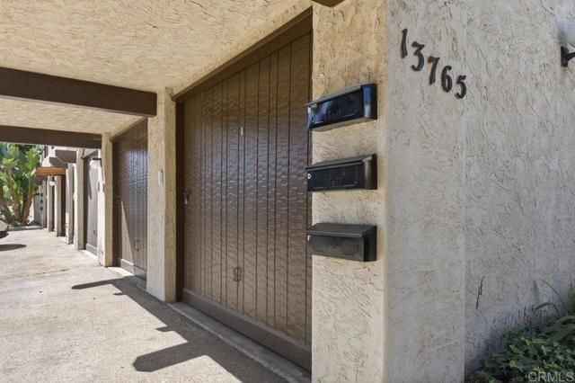 13765 Ruette Le Parc F, Del Mar, CA 92014