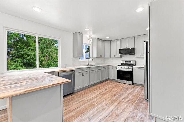 15 Harneywold Drive, St Louis, MO 63136