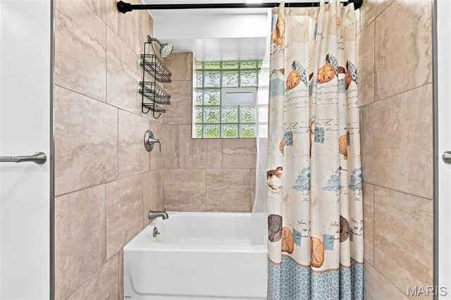 15 Harneywold Drive, St Louis, MO 63136