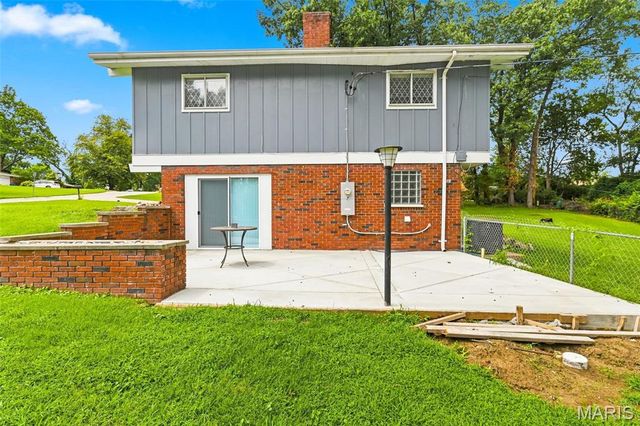 15 Harneywold Drive, St Louis, MO 63136