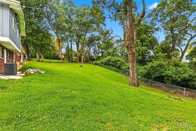 15 Harneywold Drive, St Louis, MO 63136