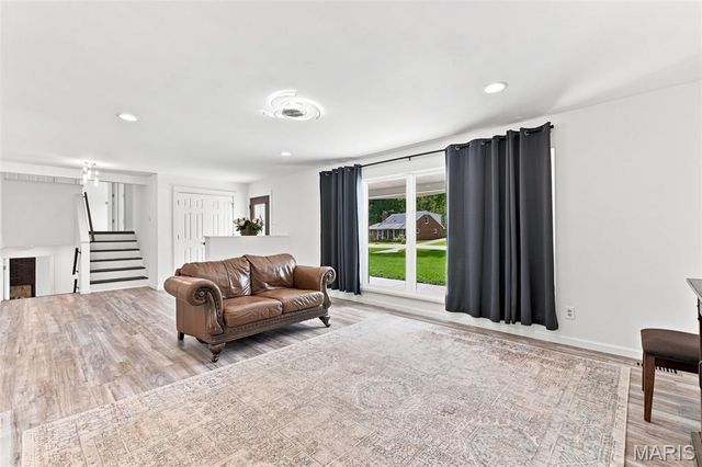 15 Harneywold Drive, St Louis, MO 63136