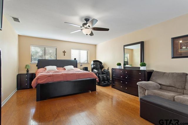 6109 Quail Creek Drive, Tyler, TX 75703