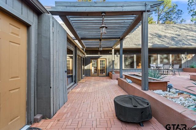 6109 Quail Creek Drive, Tyler, TX 75703