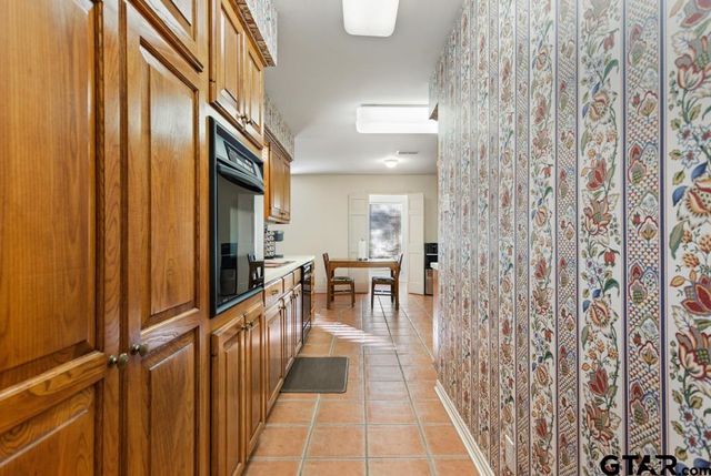 6109 Quail Creek Drive, Tyler, TX 75703