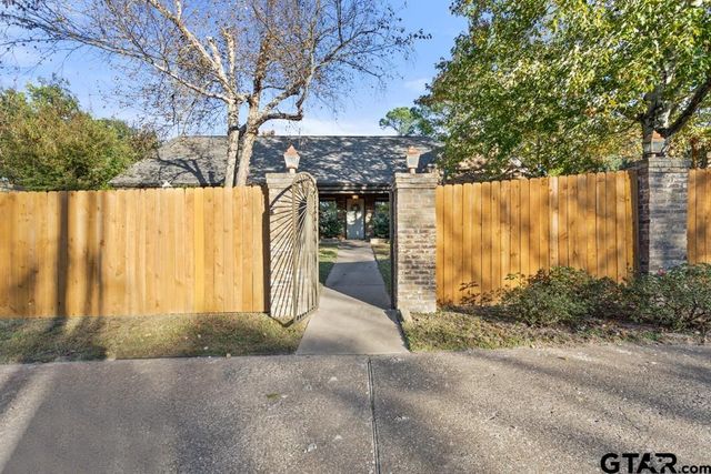 6109 Quail Creek Drive, Tyler, TX 75703