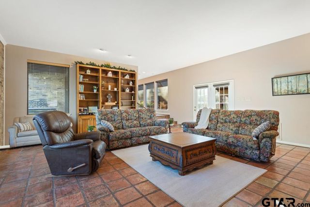 6109 Quail Creek Drive, Tyler, TX 75703