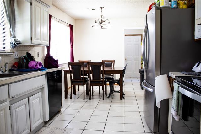 1403 W Rolling Oaks Drive, Rogers, AR 72756