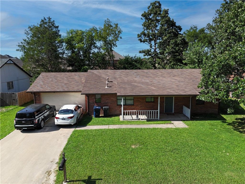 1403 W Rolling Oaks Drive, Rogers, AR 72756