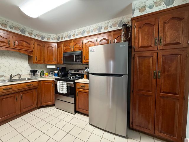 74 Pleasant Hill Lane, Gilbertsville, KY 42044