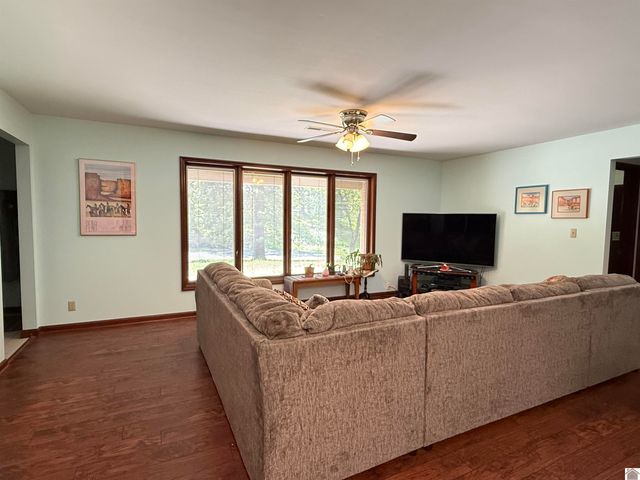 74 Pleasant Hill Lane, Gilbertsville, KY 42044
