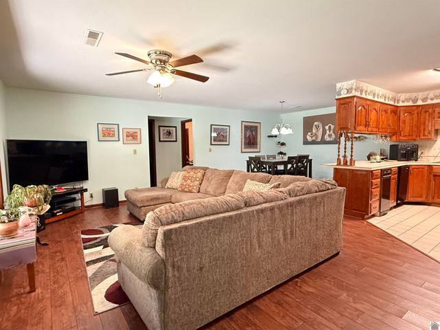 74 Pleasant Hill Lane, Gilbertsville, KY 42044