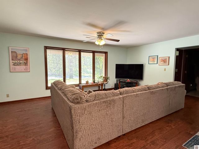 74 Pleasant Hill Lane, Gilbertsville, KY 42044
