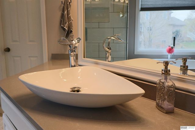 14121 Jaynes Street, Omaha, NE 68164