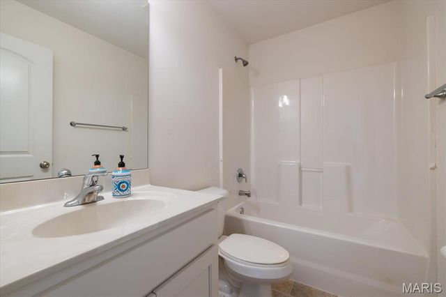 117 Falcons Crest Drive, Wright City, MO 63390