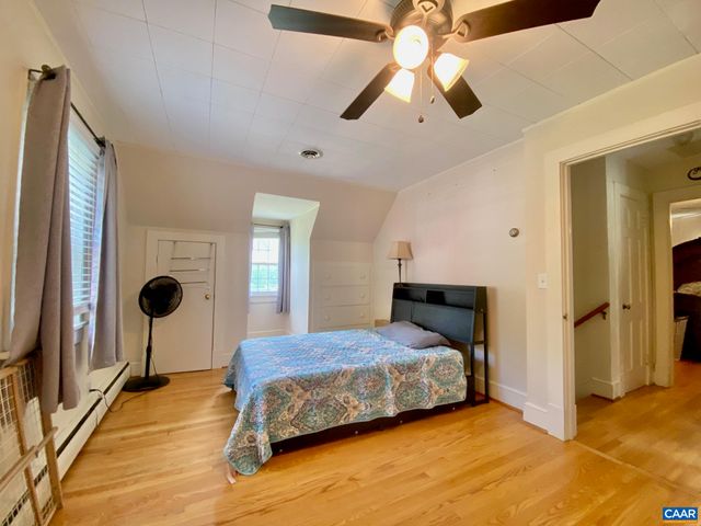 210 W GORDON AVE, Gordonsville, VA 22942